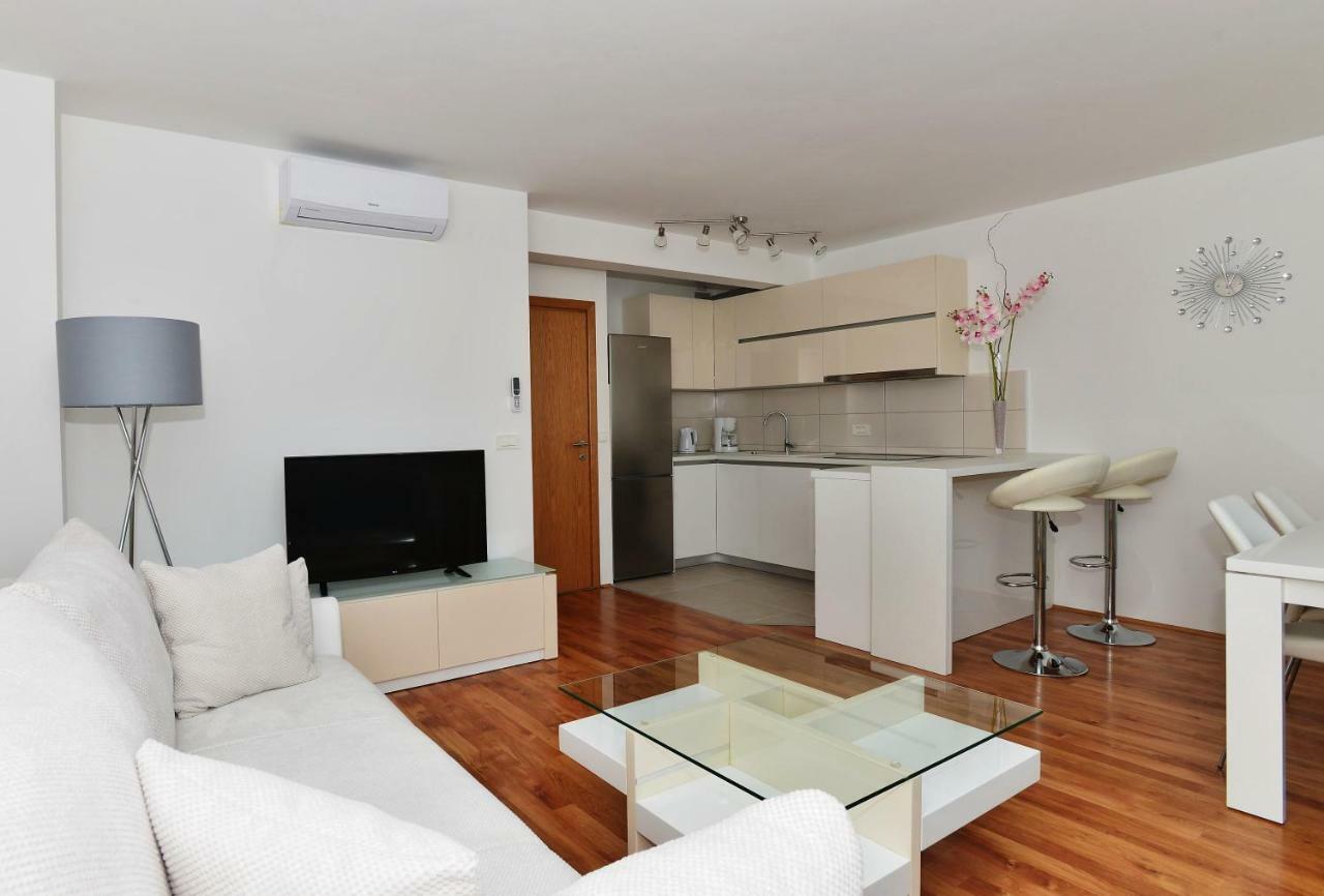 Apartman Dominik Makarska Ngoại thất bức ảnh
